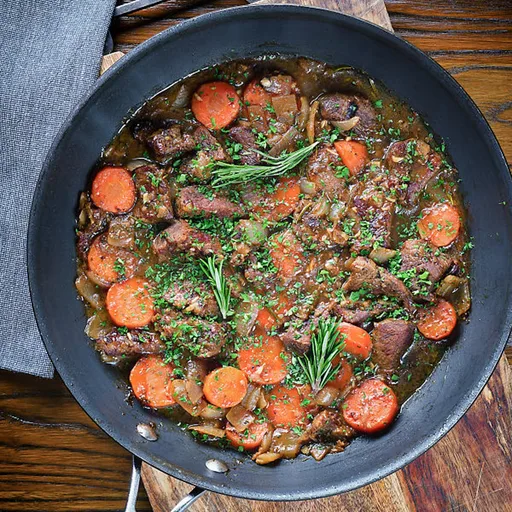 Ternera en salsa de vino blanco