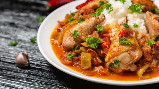 Pollo al chilindrón, una receta tradicional española deliciosa y con historia