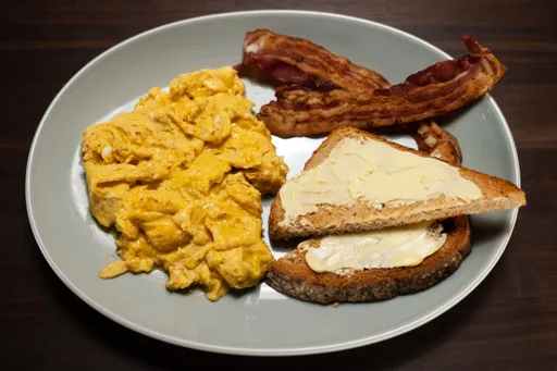 Huevos revueltos en 20 segundos