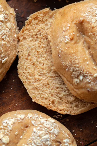 Whole Wheat Hamburger Buns (Copycat Chick Fil A Multigrain Bun)