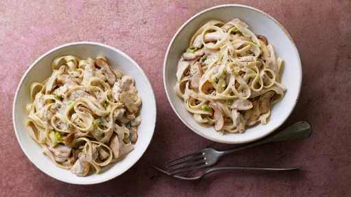 Pasta con pollo sobrante