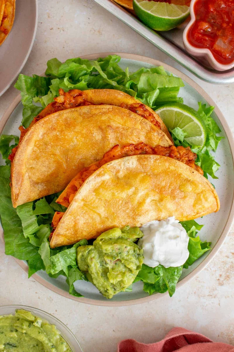 Receta de tacos crujientes de pollo picado al horno