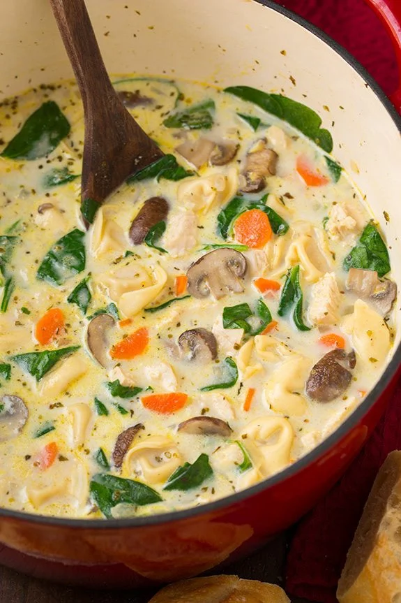 Creamy Chicken, Spinach and Mushroom Tortellini Soup
