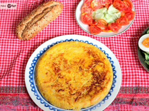Empezando en la cocina: receta de tortilla de patatas con cebolla