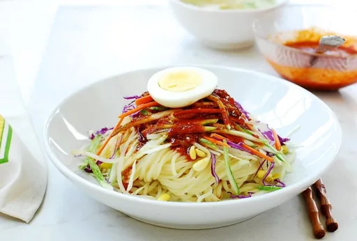 Jjolmyeon (Spicy Chewy Noodles