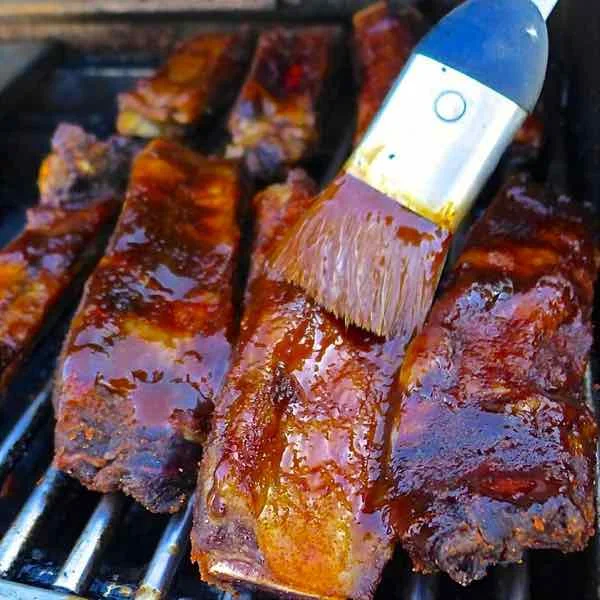 Plats de Côtes de Boeuf à la texane (Texas Style Beef Ribs)