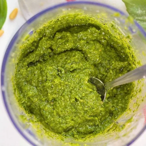 Receta de pesto de albahaca con piñones