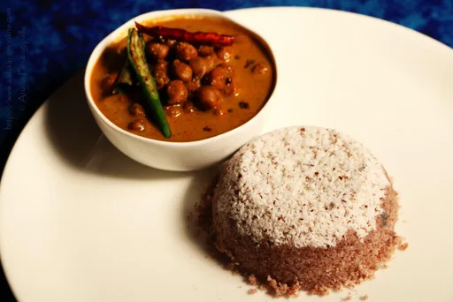 Chiratta Puttu | Puttu hecho en cáscara de coco
