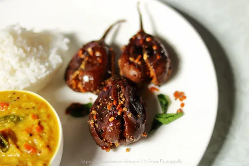 Gutti Vankaya Menthi Kharam Kura | Fenugreek Flavoured Stuffed Baby Brinjals