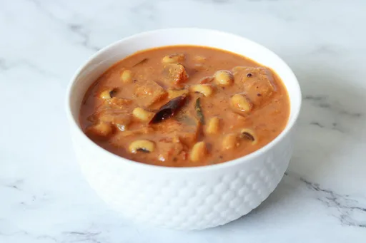 Nalagri Huli | Sambar with Black Eyed Peas and Ash Gourd