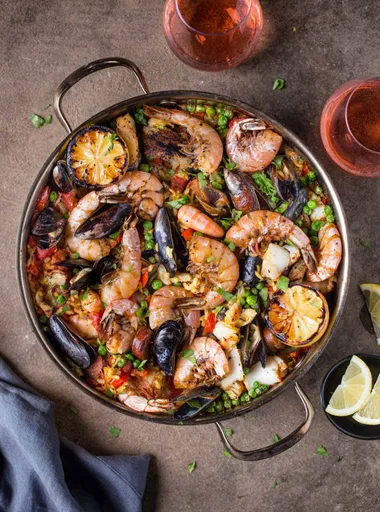 Receta de paella de marisco a la parrilla