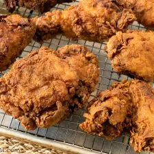 Pollo frito con suero de leche