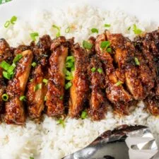 Pollo crujiente a la miel, soja y ajo