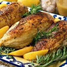 Pollo al limón y romero