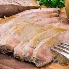 Pecho de Ternera Asado al Horno con Rábano Picante