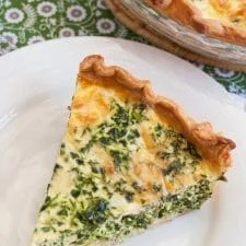 Quiche de espinacas y queso cheddar