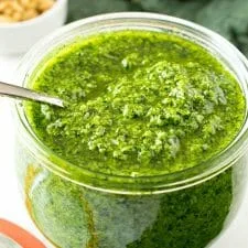 Pesto de col rizada toscana