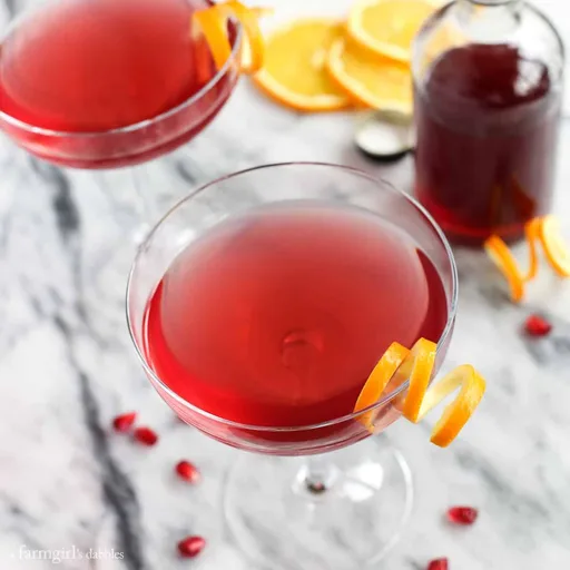Cosmopolitans con jarabe de granada