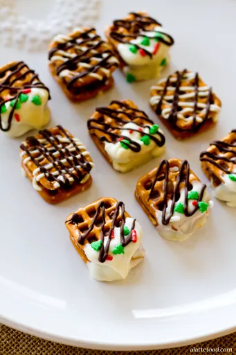 Candy Bar Pretzel Bites