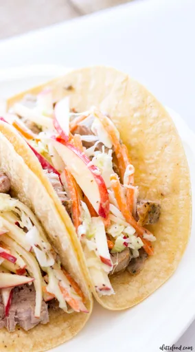 Tacos de Cerdo a la Parrilla con Ensalada de Manzana
