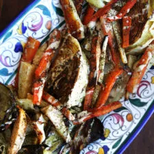Verduras asadas con tahina, limón y zaatar