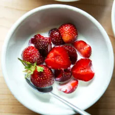 Fresas con Nata y Azúcar