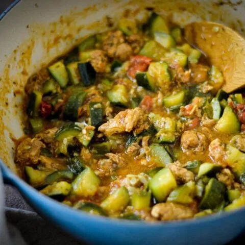 Estofado de pollo y calabacín