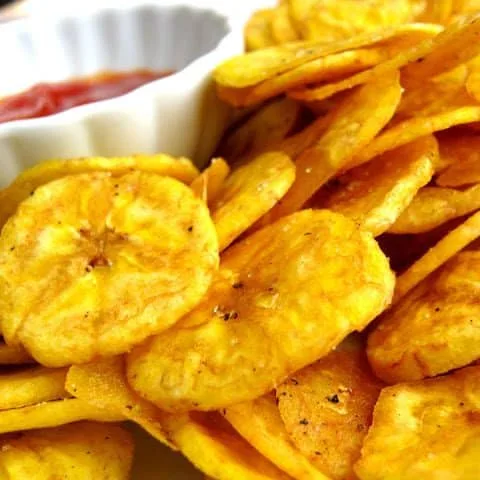 Chips de plátano macho: ¿al horno o fritos?