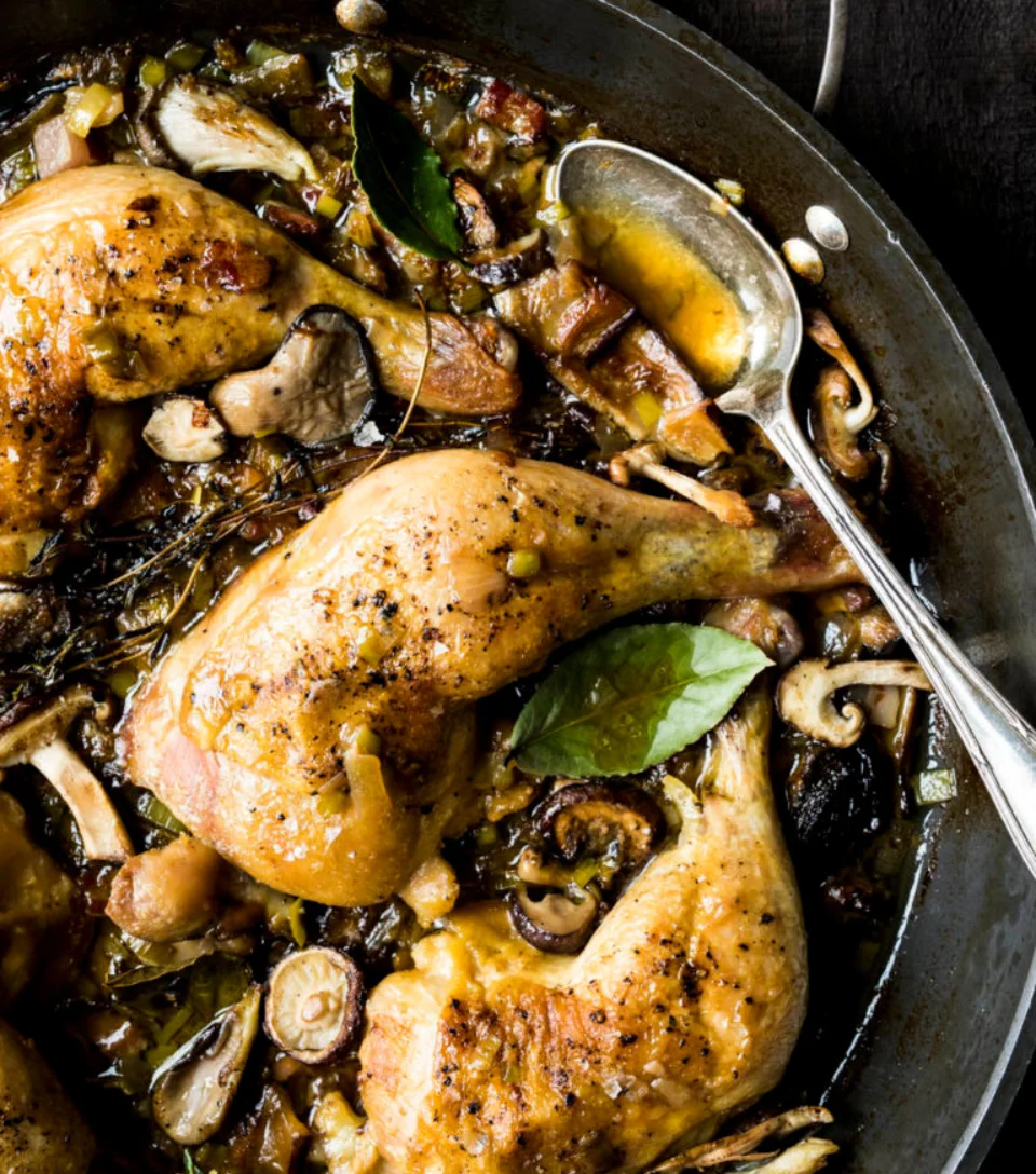 Poulet braisé aux champignons et pancetta