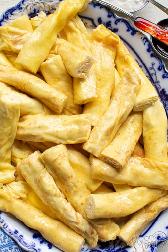 Crepes con relleno de queso crema (Nalysnyky)