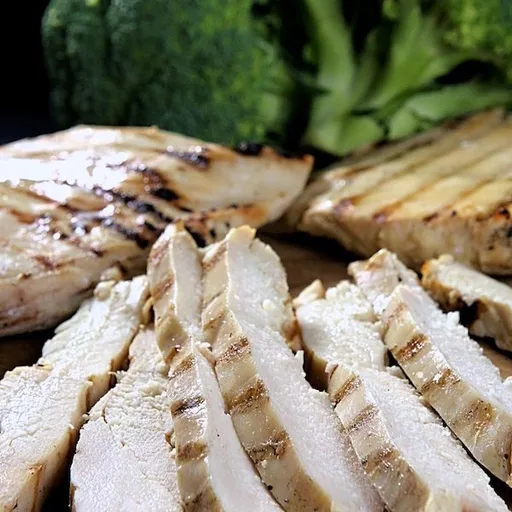 Receta de pechuga de pollo precocinada a la parrilla (receta para congelar)