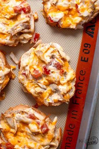Sándwiches fundidos de pavo sobrante