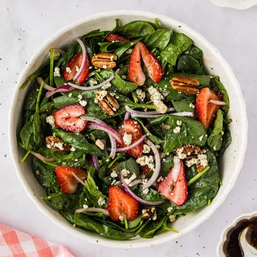 Ensalada de Espinacas con Fresas y Vinagreta Balsámica