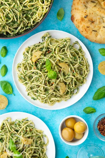 Receta de linguine con pesto de col rizada