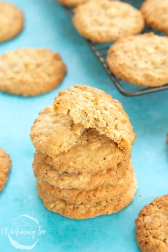 White Chocolate Chip Oatmeal Cookies Recipe