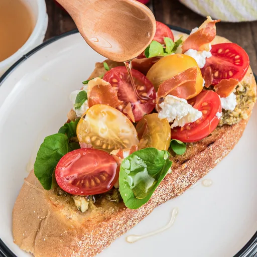 Bruschetta de jamón crujiente
