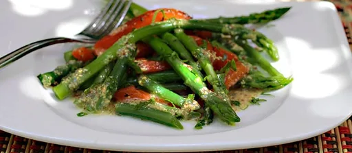 Ensalada de Espárragos y Pimentón