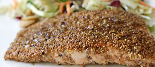 Salmón con costra de ajonjolí