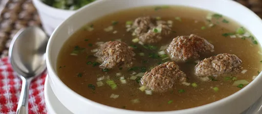 Sopa de albóndigas