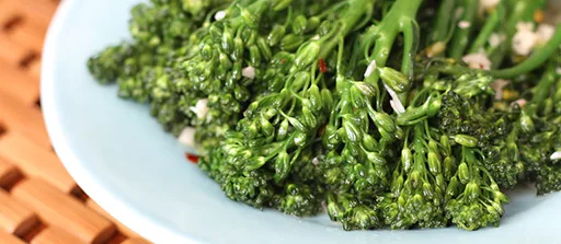 Broccolini al ajo salteado