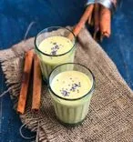 Creamy Cinnamon Peach Milkshake Recipe With Chia Seeds