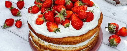 Norwegian cream cake (Bløtkake)