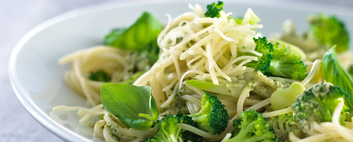 Pasta with basil sauce