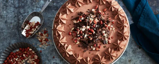 Banan- och chokladkolatårta med jordnötter