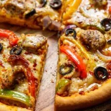 Chicken Pizza Without Oven Recipe | চিকেন পিজা গ্যাসের চুলায় বানানোর সেক্রেস্ট রেসিপি