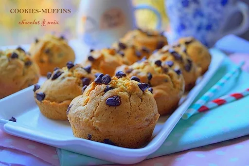 Walnut and chocolate chip cookie muffins