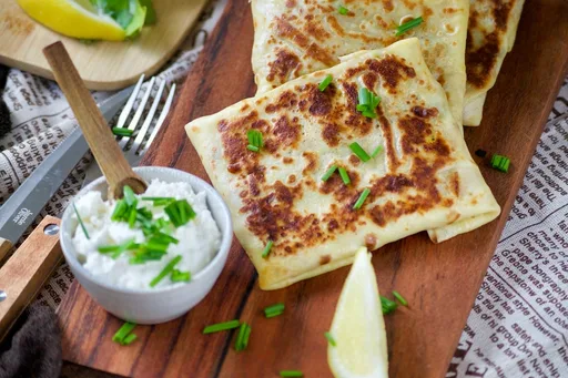 Crepes rellenos de pollo tandoori