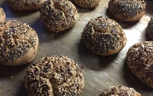 Dinkel-Buttermilch-Weckerl