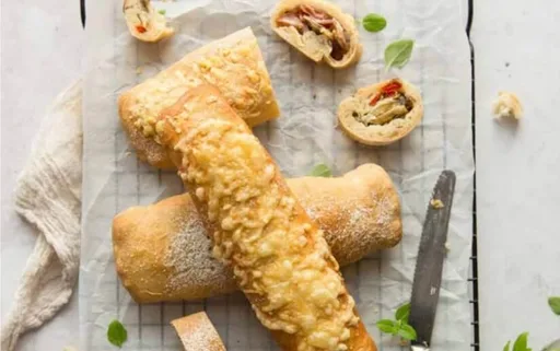 Gefüllte Pizzastangerl