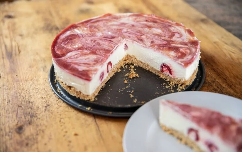 No-bake raspberry cake